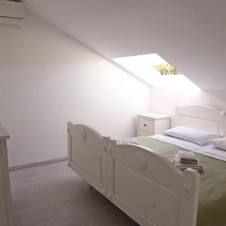 Bed & Breakfast Pansion Marinka-bire Lumbarda