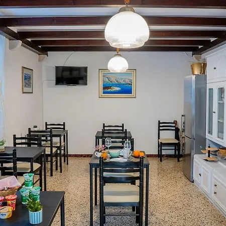 Bed & Breakfast Pansion Marinka-bire 3*
